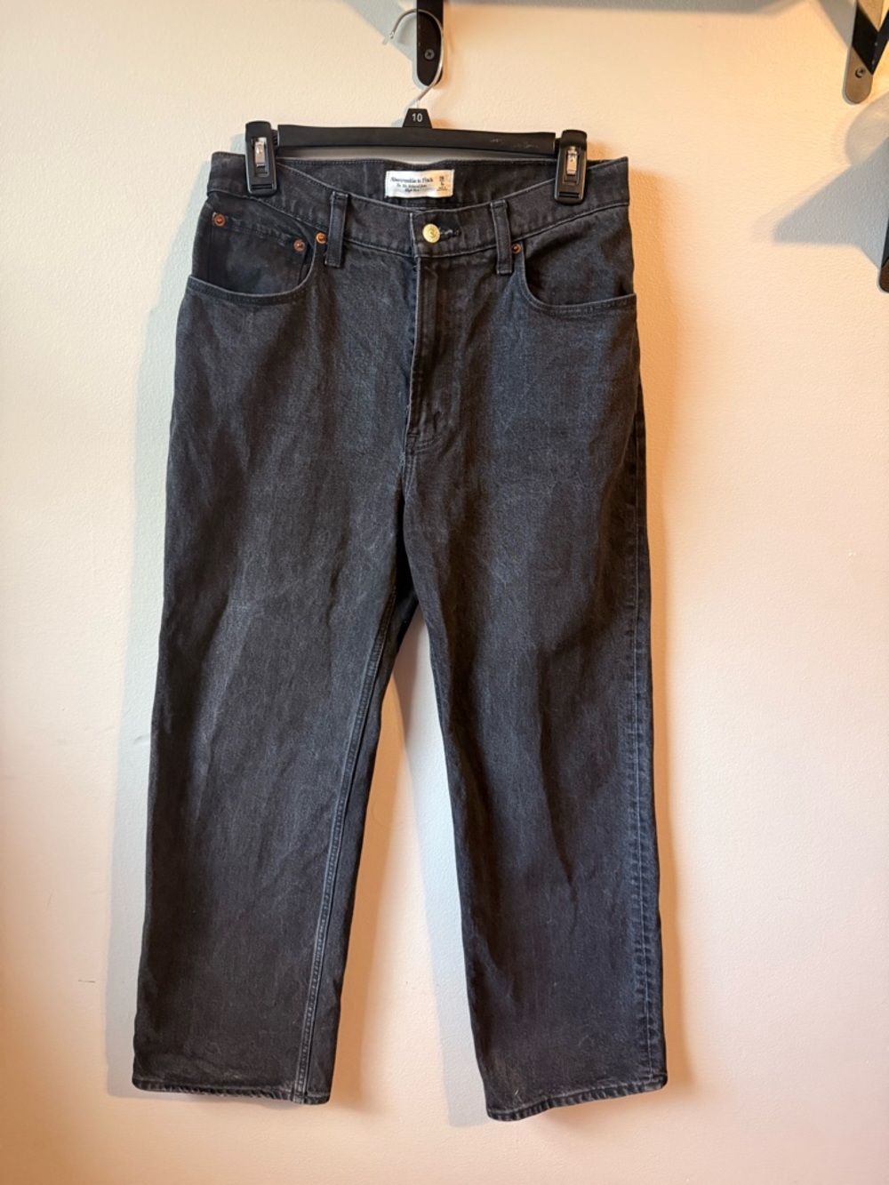 Abercrombie & Fitch The 90s Relaxed High Waisted Jeans | Black Denim Jeans Short